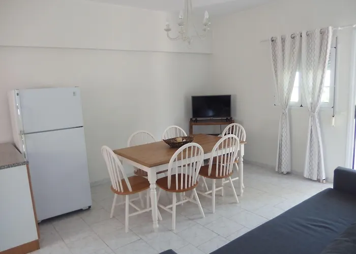 Christos Apartment Zola