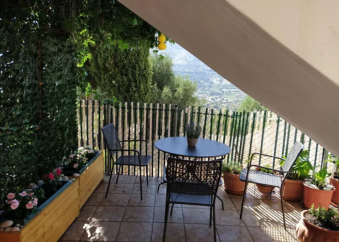 Christos Apartment Zola