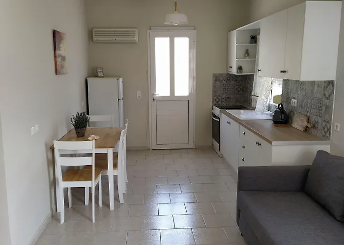 Christos Apartment Zola