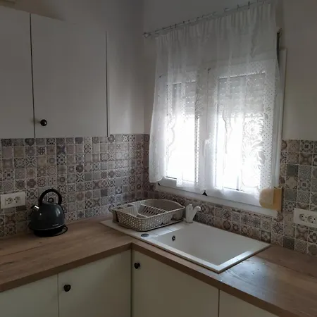 Christos Apartment Zóla