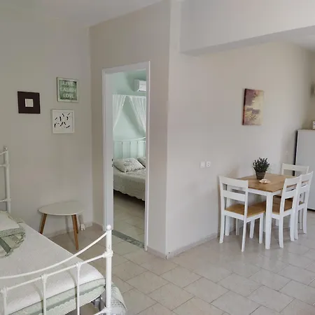 Christos Apartment Zola