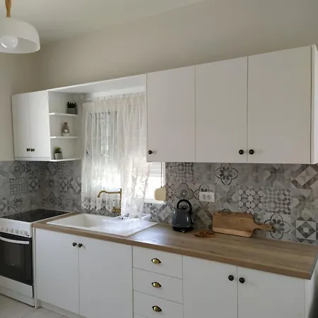 Apartment Christos Zola
